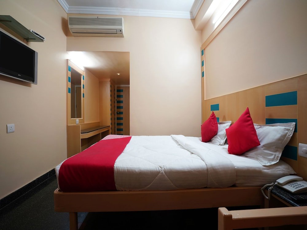 hotel raj classic inn