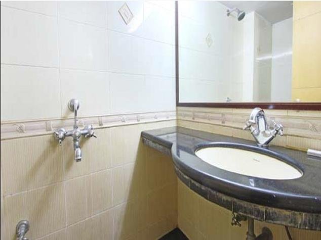 hotel raj classic inn