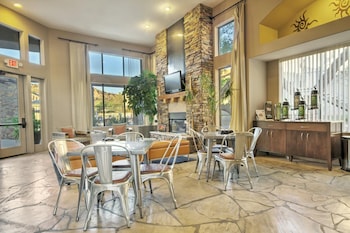Raintree At Phoenix South Mountain Preserve,Phoenix>>Maricopa County,3.5 star