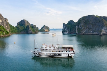 swan cruises halong