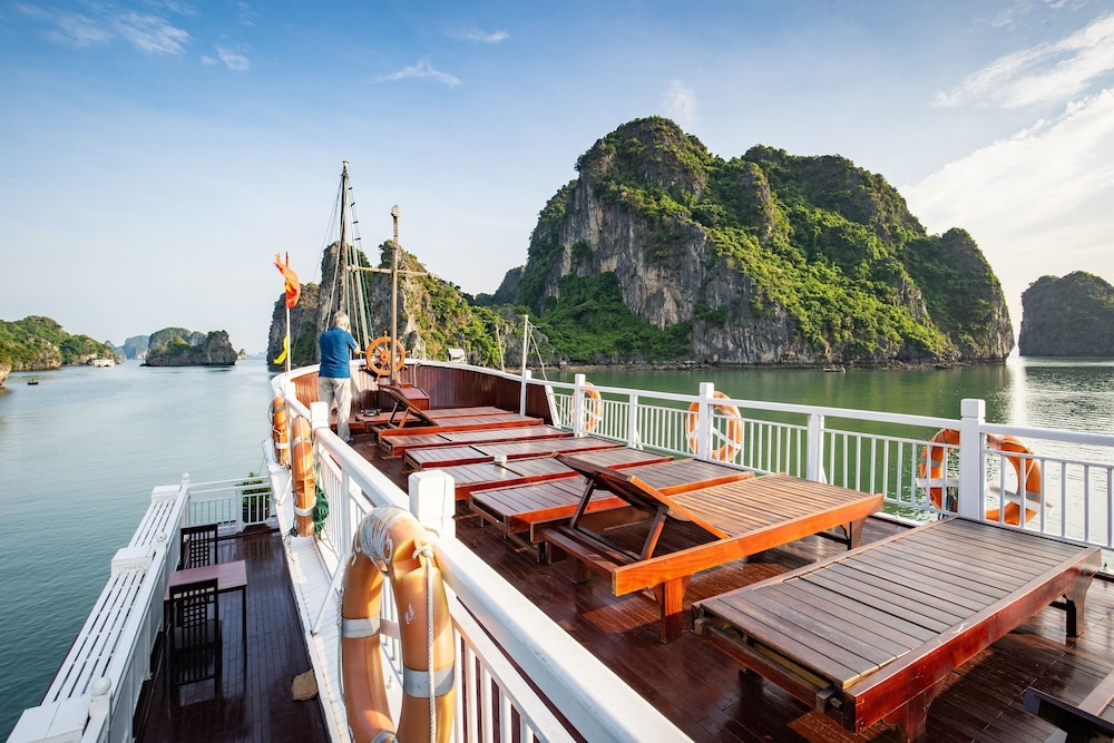 swan cruises halong