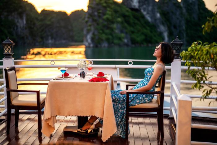 swan cruises halong
