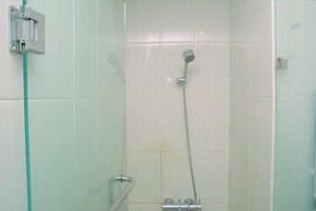 minimalist and strategic 1br at tamansari semanggi apartment