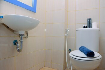 minimalist and posh studio dave apartment