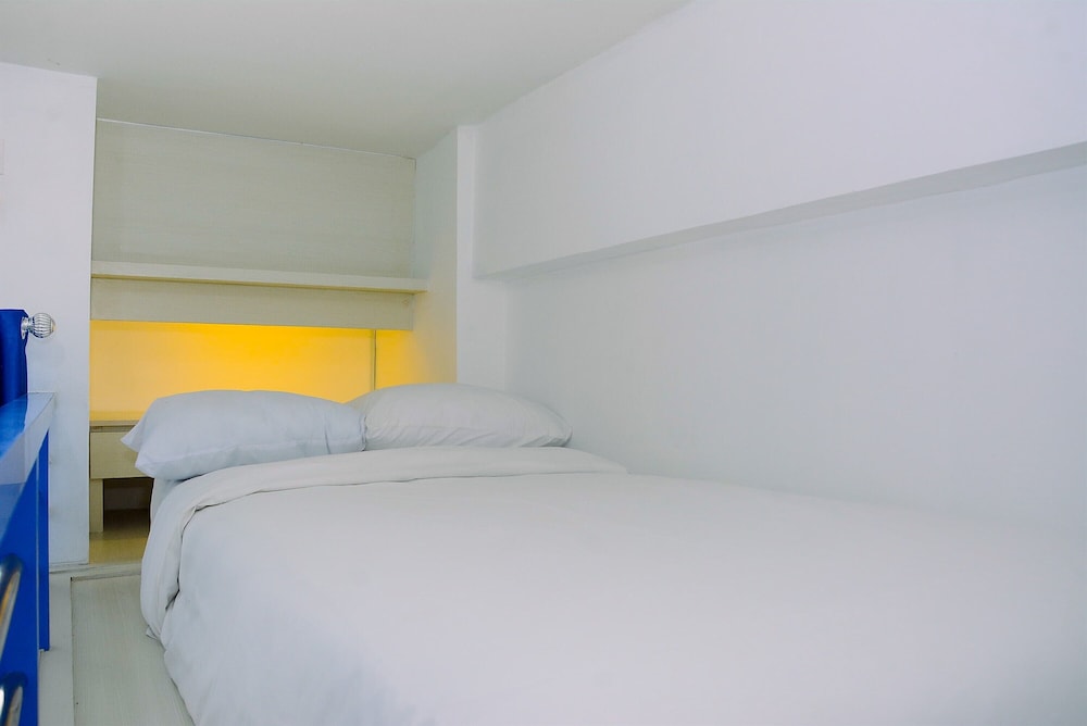 minimalist and posh studio dave apartment