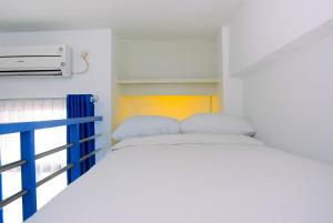 minimalist and posh studio dave apartment