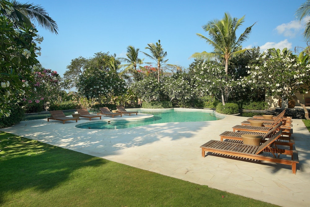 ayana residences luxury apartment