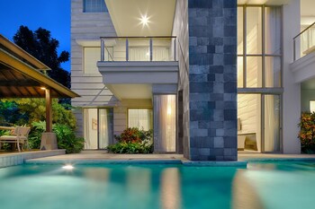 ayana residences luxury apartment