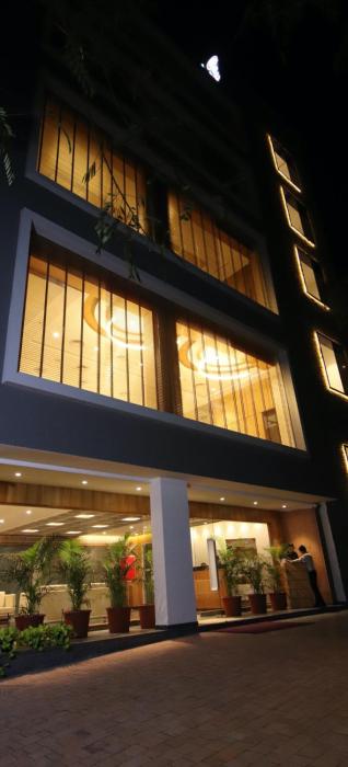 pinnacle grand hotel and banquets