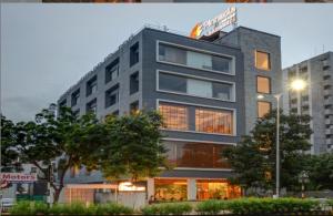 Pinnacle Grand Hotel & Banquets,Bodakdev>>Ahmedabad,3 star