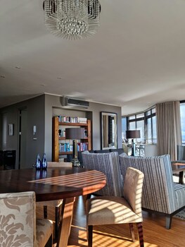 manhattan towers by smart city stays