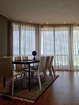 manhattan towers by smart city stays