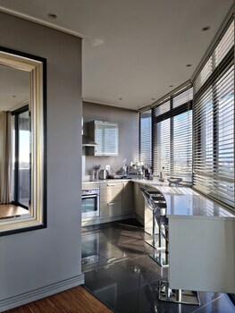 manhattan towers by smart city stays