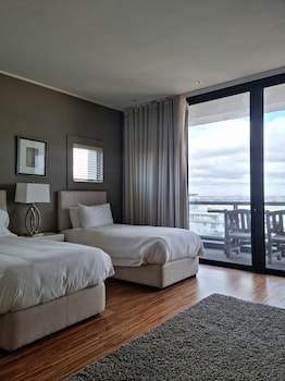 manhattan towers by smart city stays