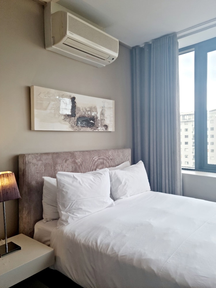 manhattan towers by smart city stays