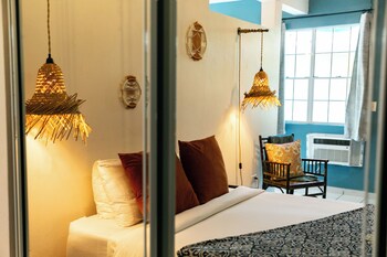 numero uno beach apartments