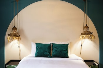 numero uno beach apartments