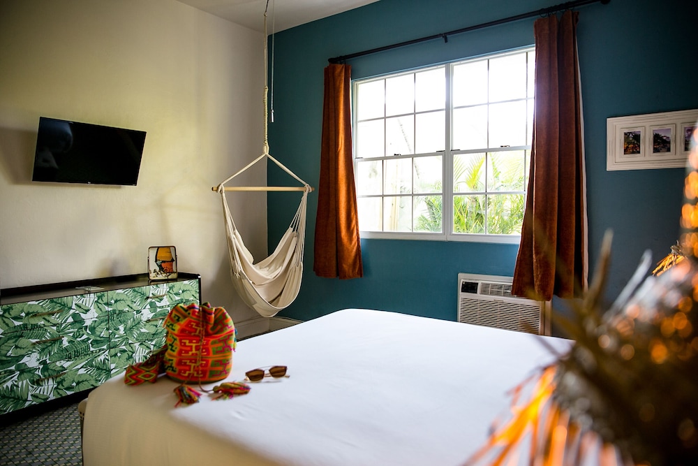 numero uno beach apartments