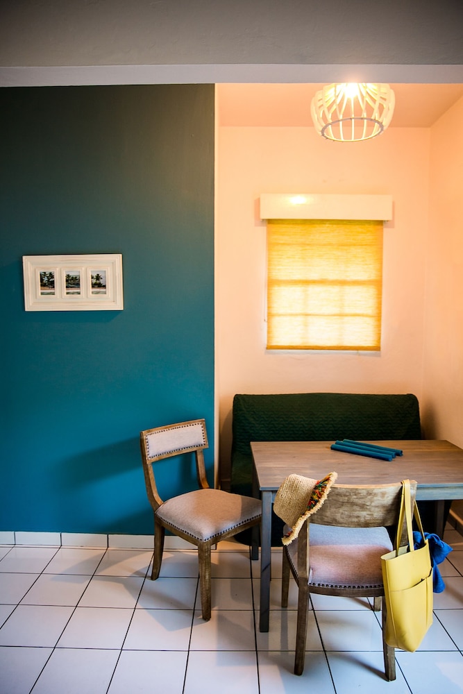 numero uno beach apartments