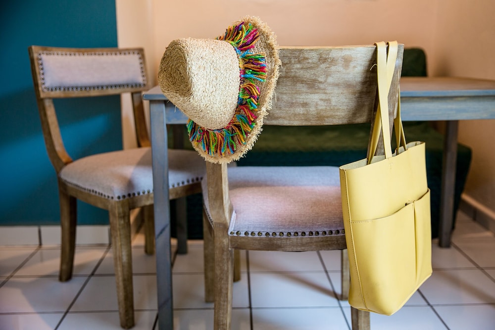 numero uno beach apartments