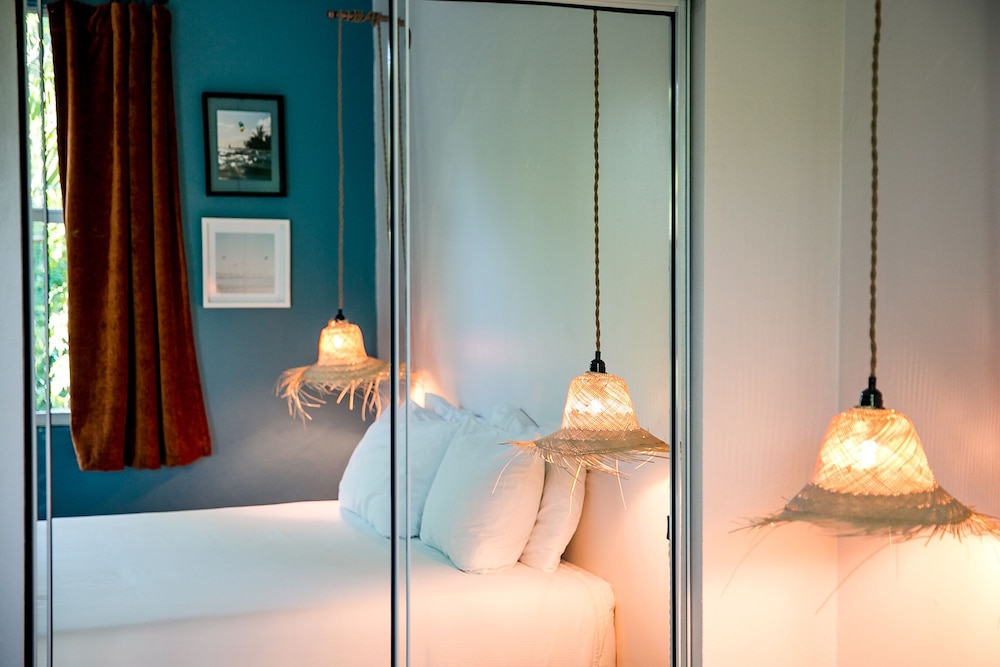 numero uno beach apartments