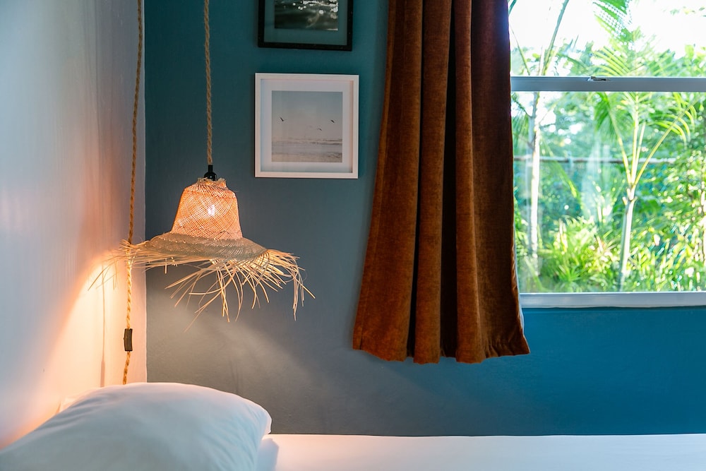 numero uno beach apartments