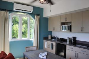 numero uno beach apartments