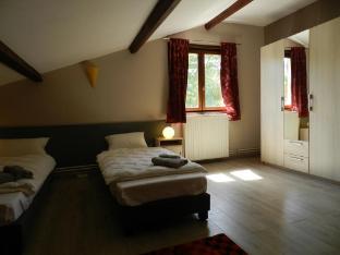 gite du domaine des pierres dorees