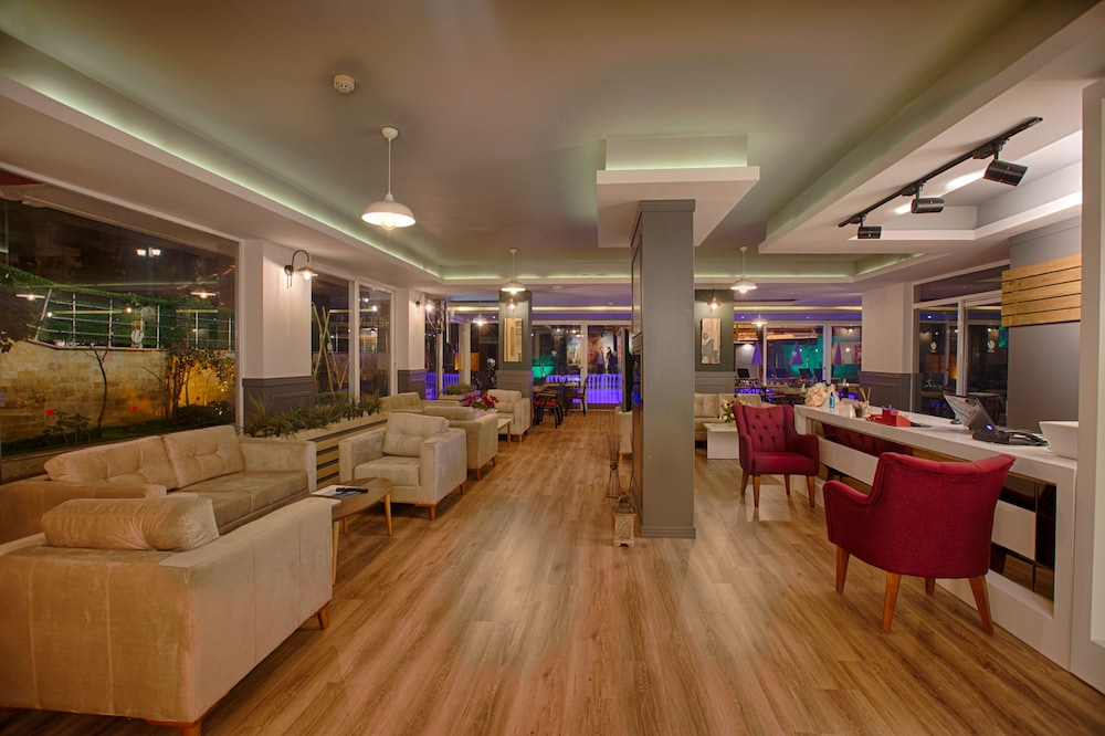hma hotel and suites