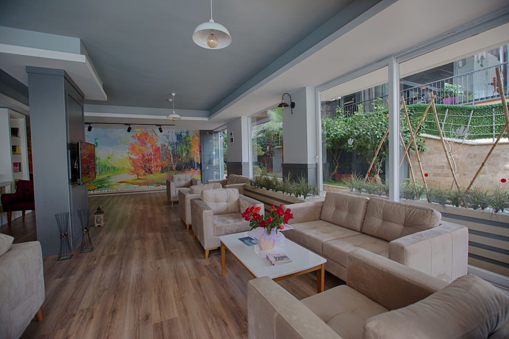 hma hotel and suites