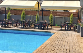hma hotel and suites