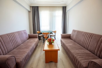 hma hotel and suites