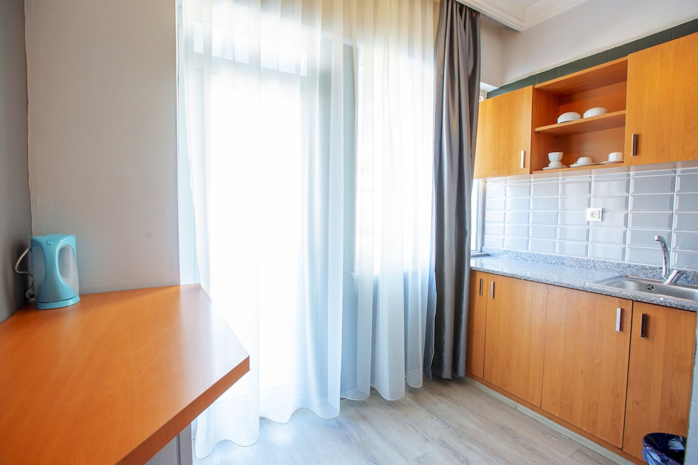 hma hotel and suites