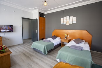 hma hotel and suites