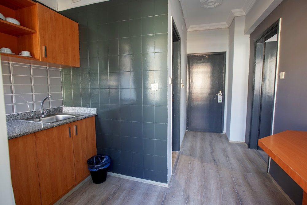 hma hotel and suites