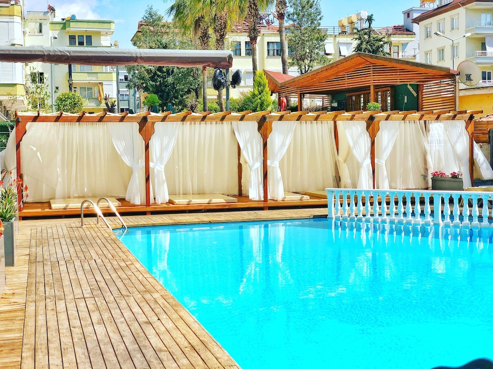 hma hotel and suites