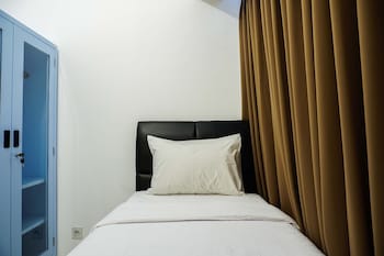 minimalist and warm 2br m town apartment