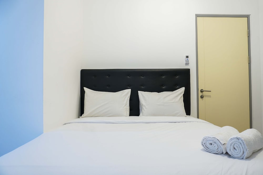 minimalist and warm 2br m town apartment