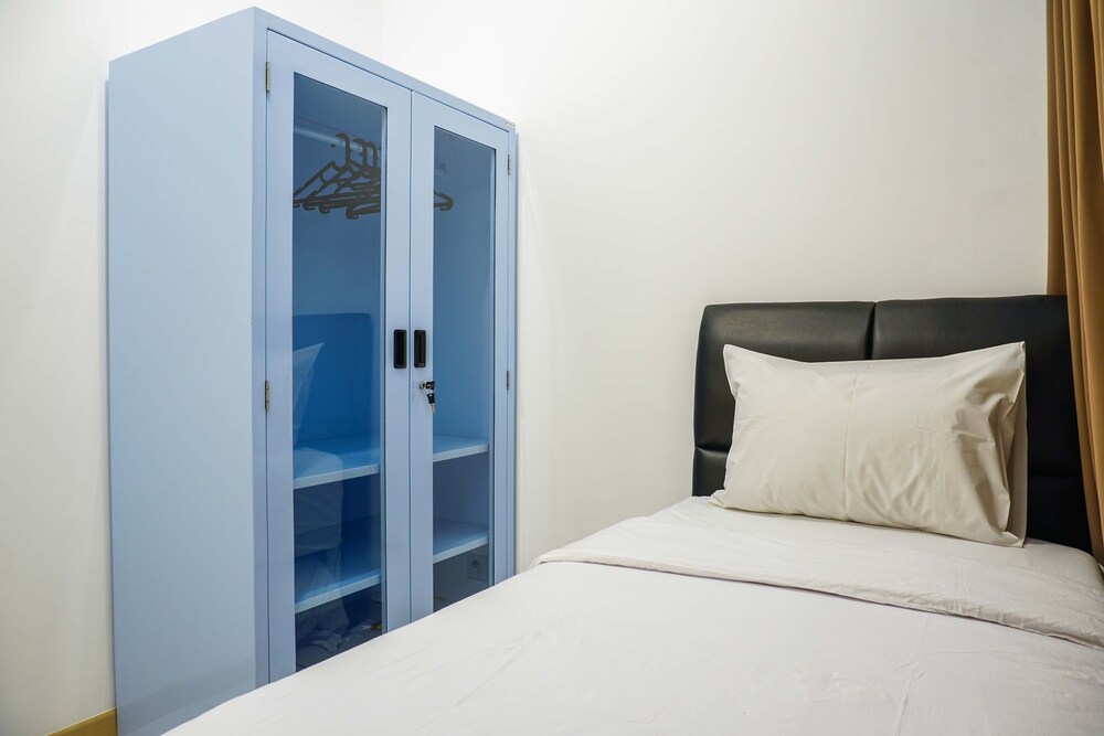 minimalist and warm 2br m town apartment