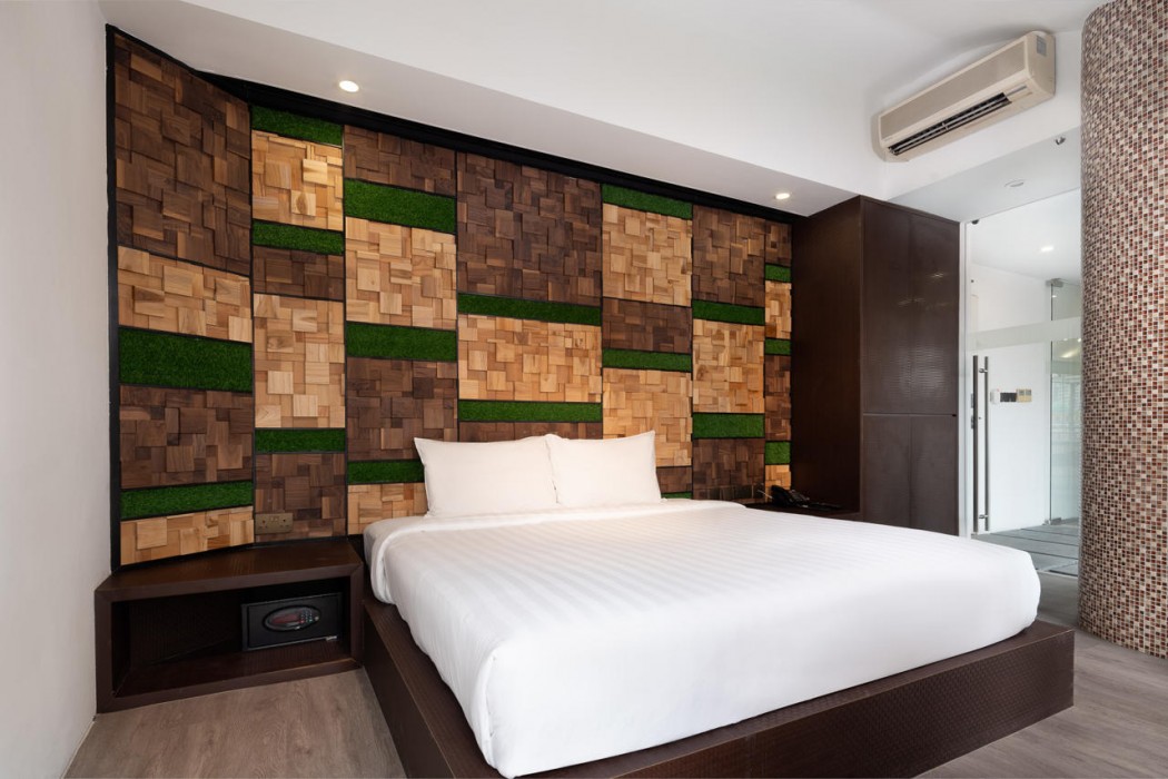 lion peak hotel dickson
