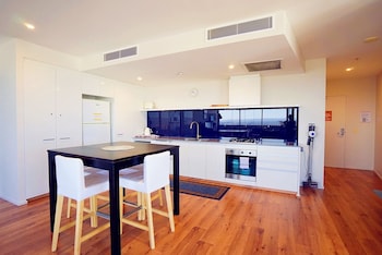 circle on cavill surfers paradise apartments holiday paradise