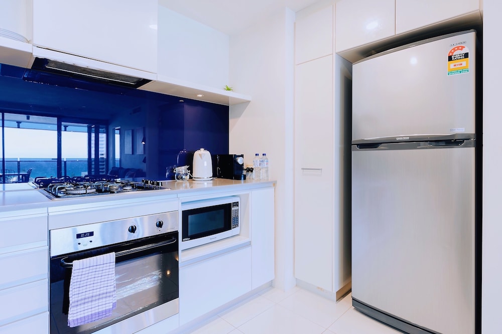 circle on cavill surfers paradise apartments holiday paradise