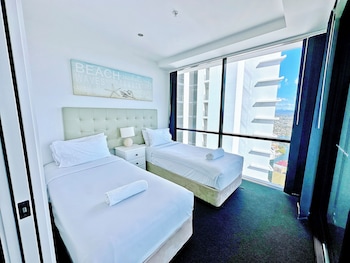 circle on cavill surfers paradise apartments holiday paradise