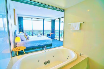 circle on cavill surfers paradise apartments holiday paradise