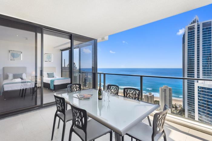 circle on cavill surfers paradise apartments holiday paradise