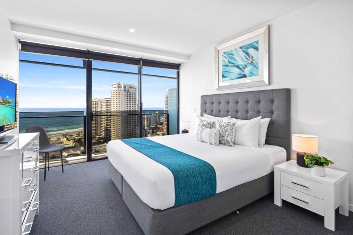 circle on cavill surfers paradise apartments holiday paradise