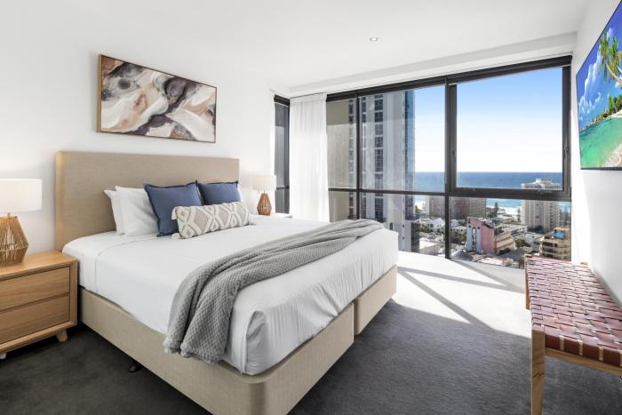 circle on cavill surfers paradise apartments holiday paradise