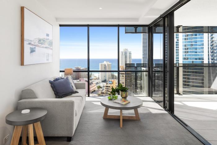 circle on cavill surfers paradise apartments holiday paradise