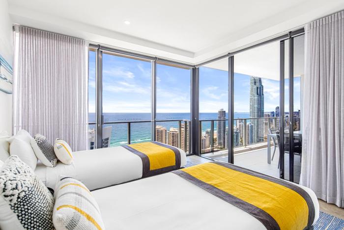 circle on cavill surfers paradise apartments holiday paradise