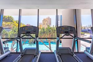 circle on cavill surfers paradise apartments holiday paradise